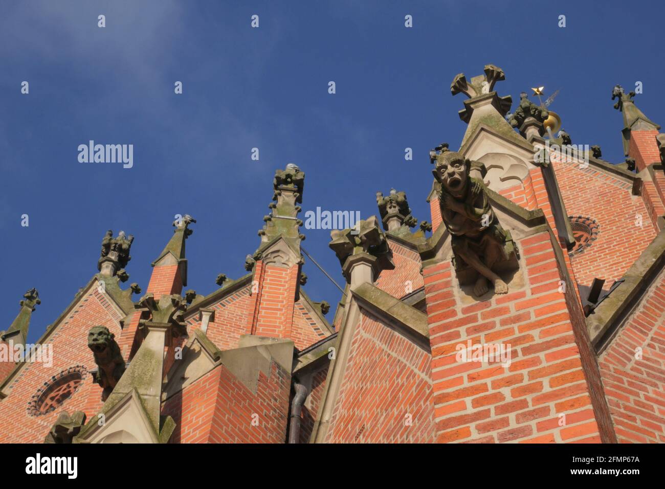 Wasserspeier auf der Kirche Stockfoto