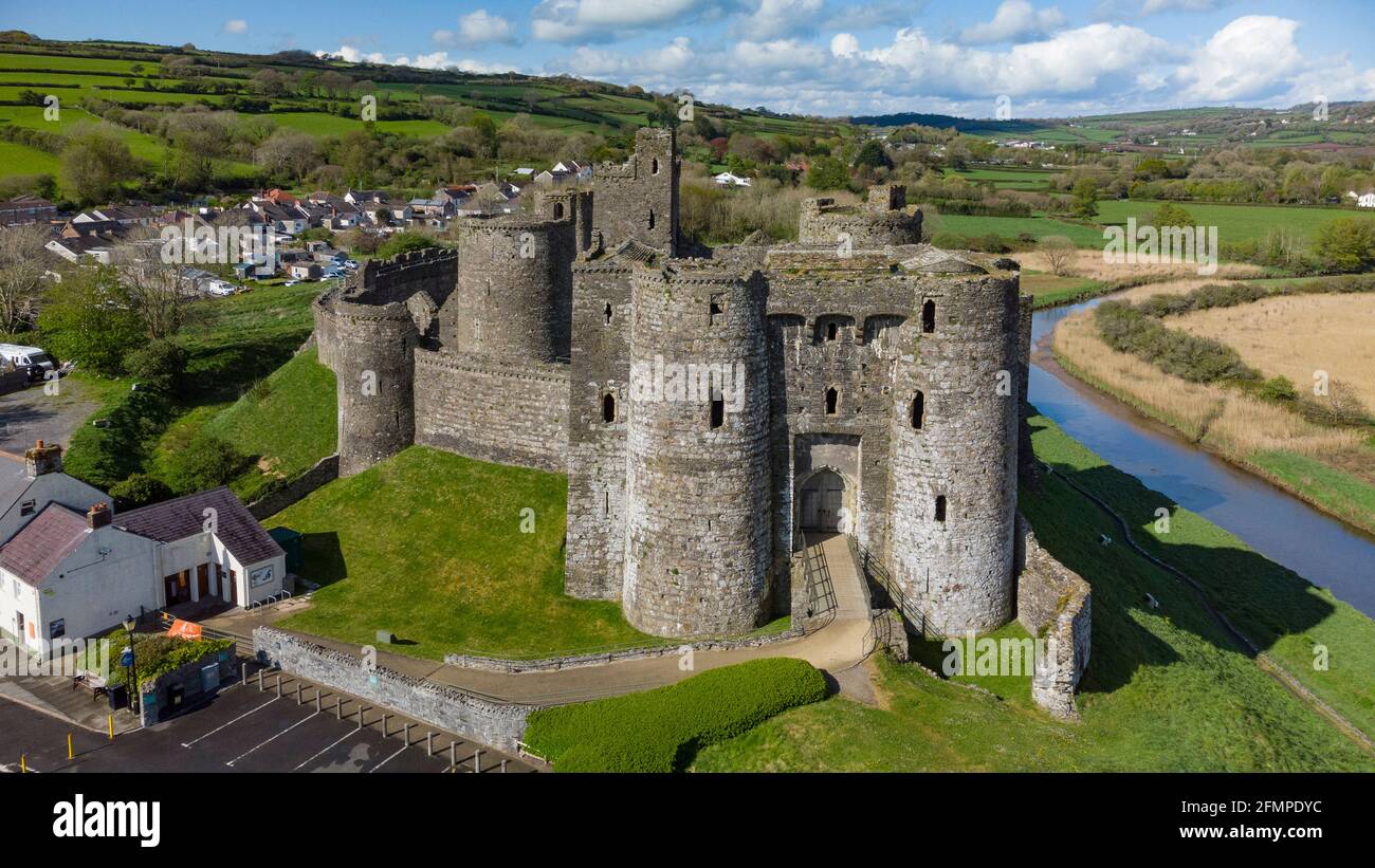 Luftaufnahme von Kidwelly Castle, Carmarthenshire Stockfoto