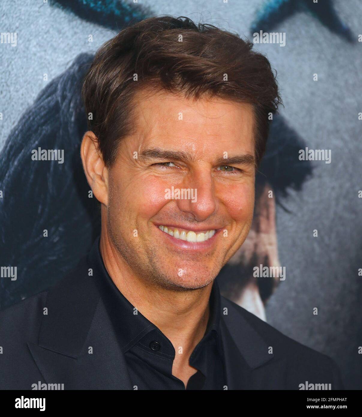11. Mai 2021: Tom Cruise hat seine Golden Globe Awards an die Hollywood Foreign Press Association zurückgegeben. Cruise gewann den besten Schauspieler Globes für seine Auftritte in ''Jerry Maguire'' im Jahr 1997 und ''Born on the Fourth of July'' im Jahr 1990 und den besten Nebenschauspieler-Preis für ''Magnolia'' im Jahr 2000. Der Schritt kommt inmitten wachsender Kontroversen um die HFPA - die Organisation hinter den Globen - wegen ihrer mangelnden Vielfalt, insbesondere keine schwarzen Mitglieder. Filebild Shot on: 6. Juni 2017, New York, New York, USA: Schauspieler TOM CRUISE nimmt an der New Yorker Premiere von „The Mummy“ im AMC Loews Lincoln Teil Stockfoto