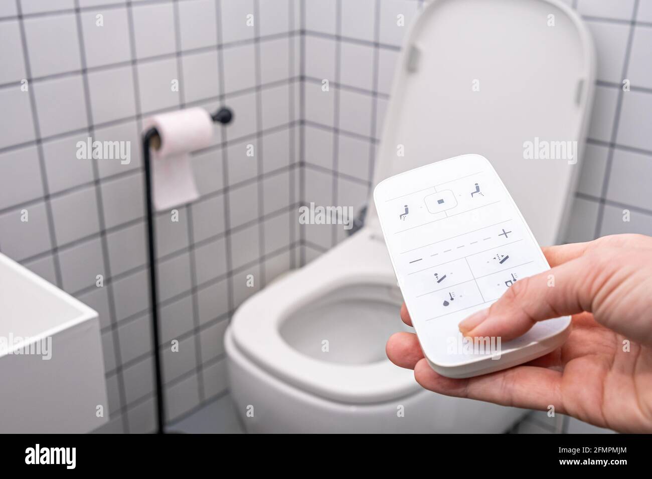 Intelligente toilette -Fotos und -Bildmaterial in hoher Auflösung – Alamy