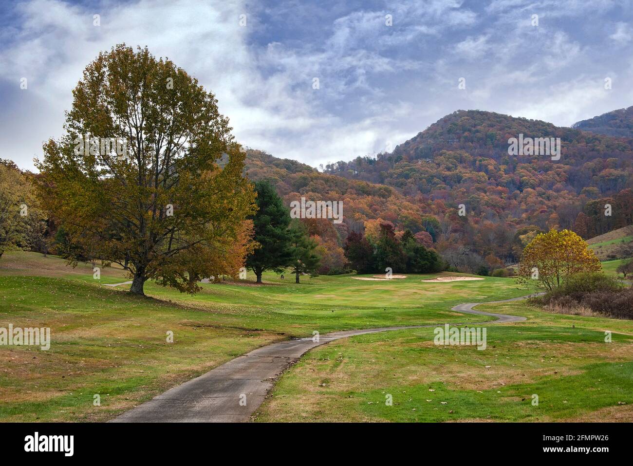 Natürliche Landschaft und Bergkette in North Carolina während der Herbstsaison Stockfoto
