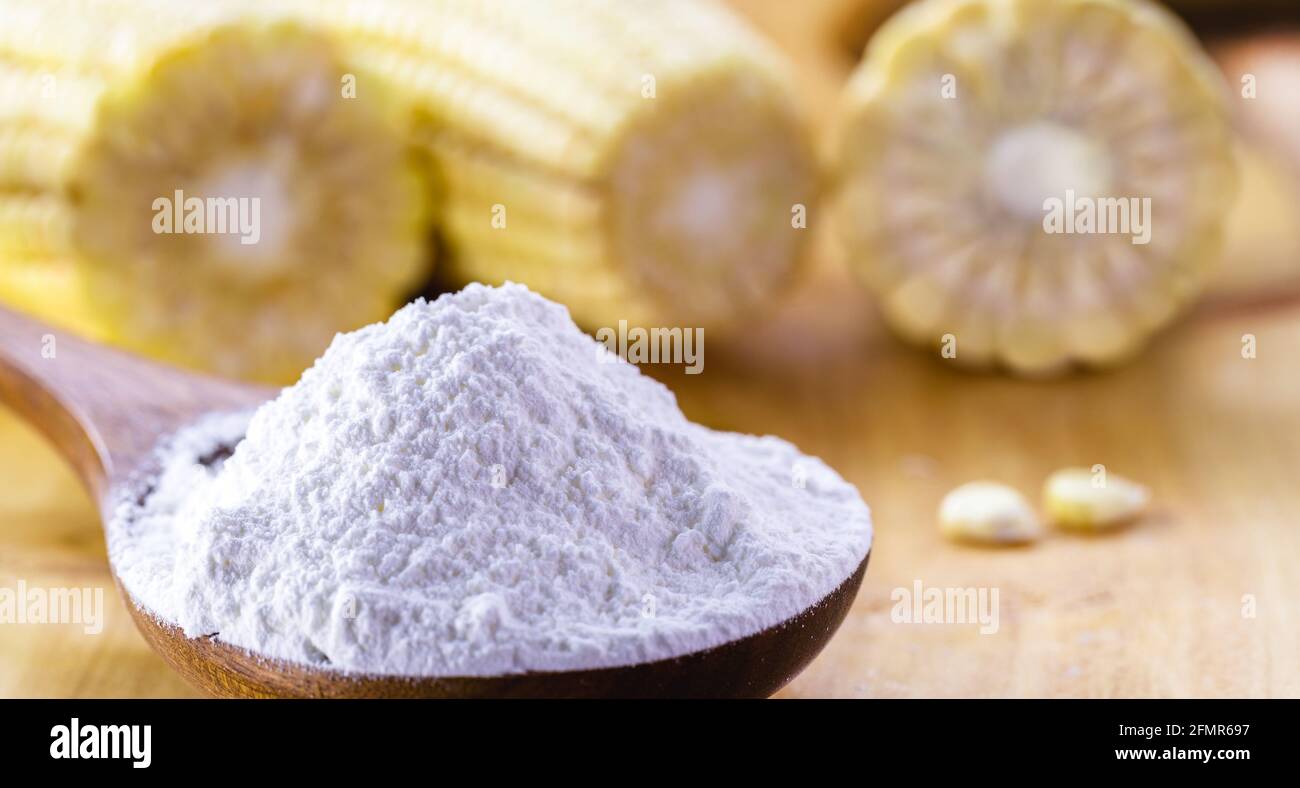 Maisstärke ist das Maismehl, das beim Kochen zur Zubereitung von Cremes als Verdickungsmittel verwendet wird Stockfoto