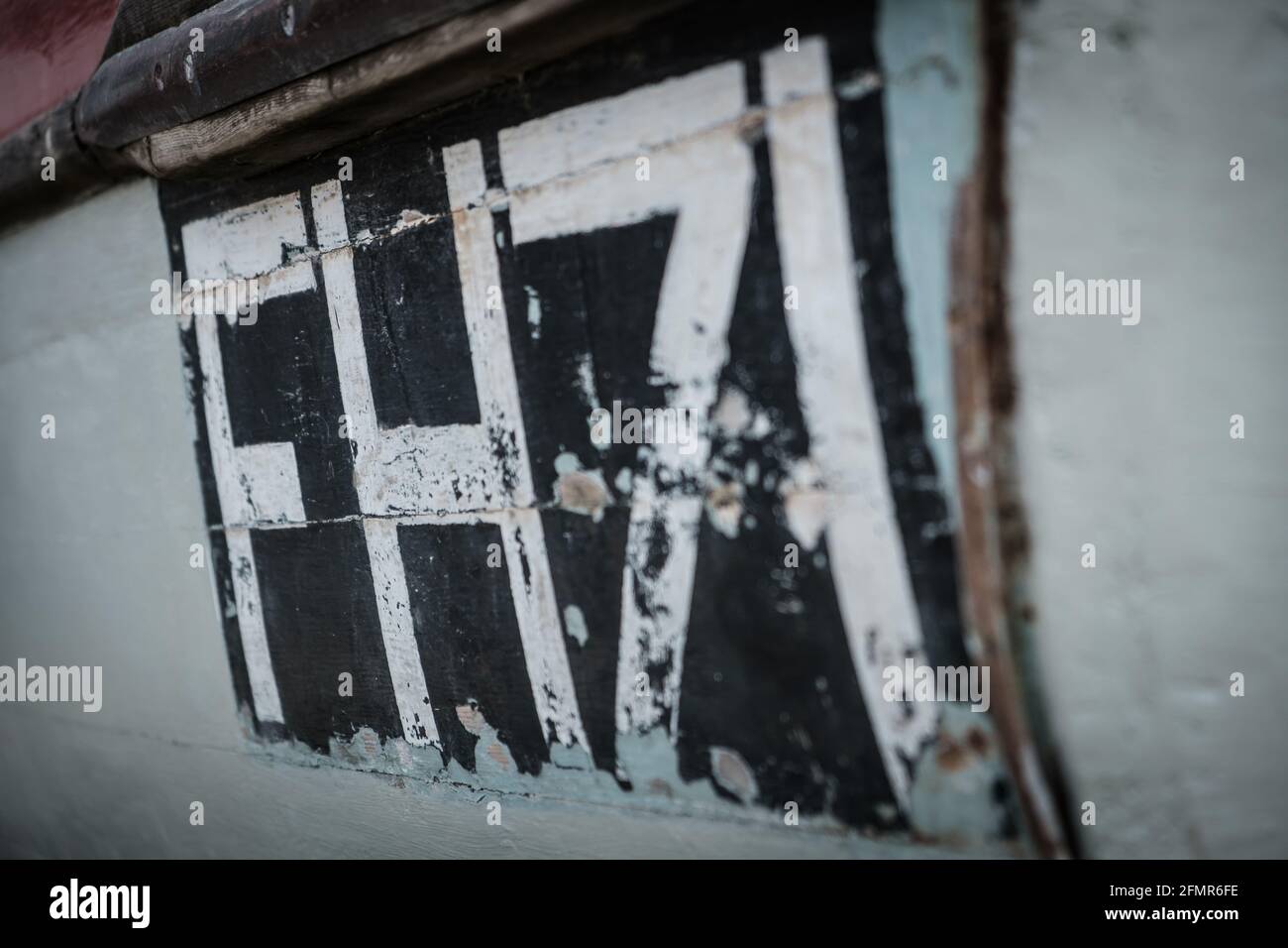 Cornish Fishing Boat Port Letters and Numbers, Coverack, Lizard, Cornwall, England Stockfoto