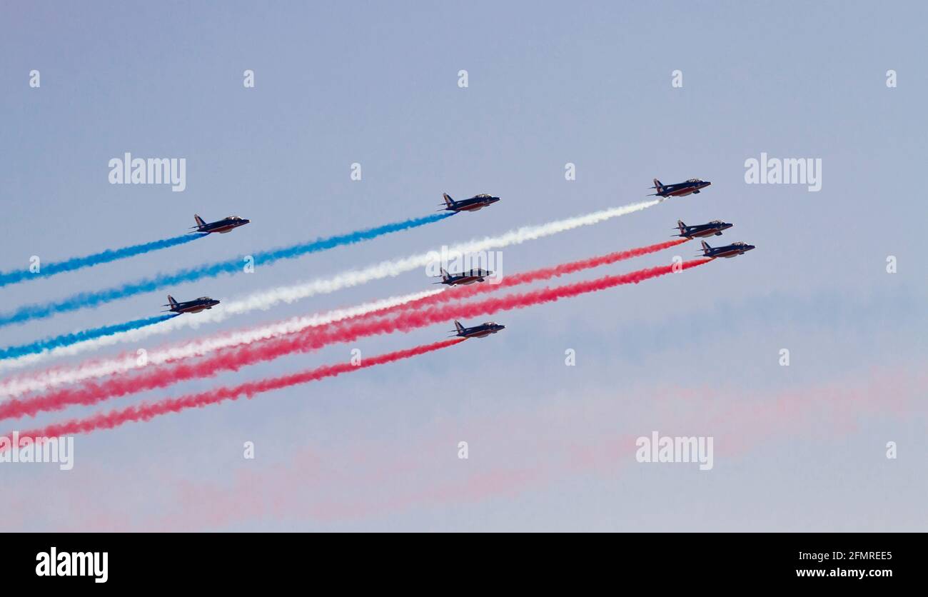BARCELONA - 2. OKTOBER: Nicht identifizierte Piloten führen Akrobatik während der Luftflugzeugausstellung Festa al Cel Festival, am 2. Oktober 2011, in Barcelon Stockfoto