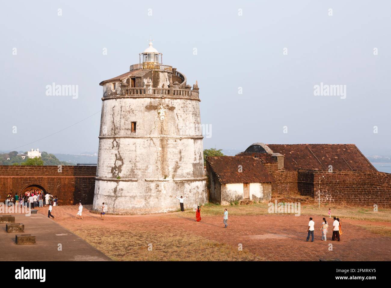 PANAJI, INDIEN - 06. November 2011. Fort Aguada, ein historisches Wahrzeichen aus der portugiesischen Besetzung von Goa, Indien Stockfoto