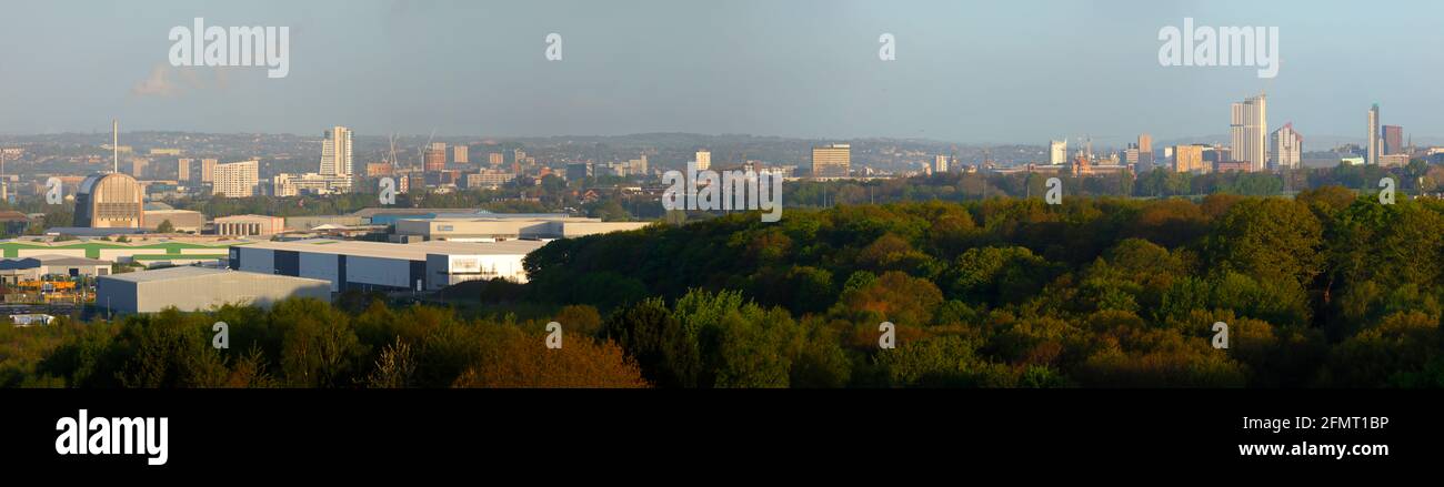 Panoramablick über das Stadtzentrum von Leeds von Temple Newsam Stockfoto