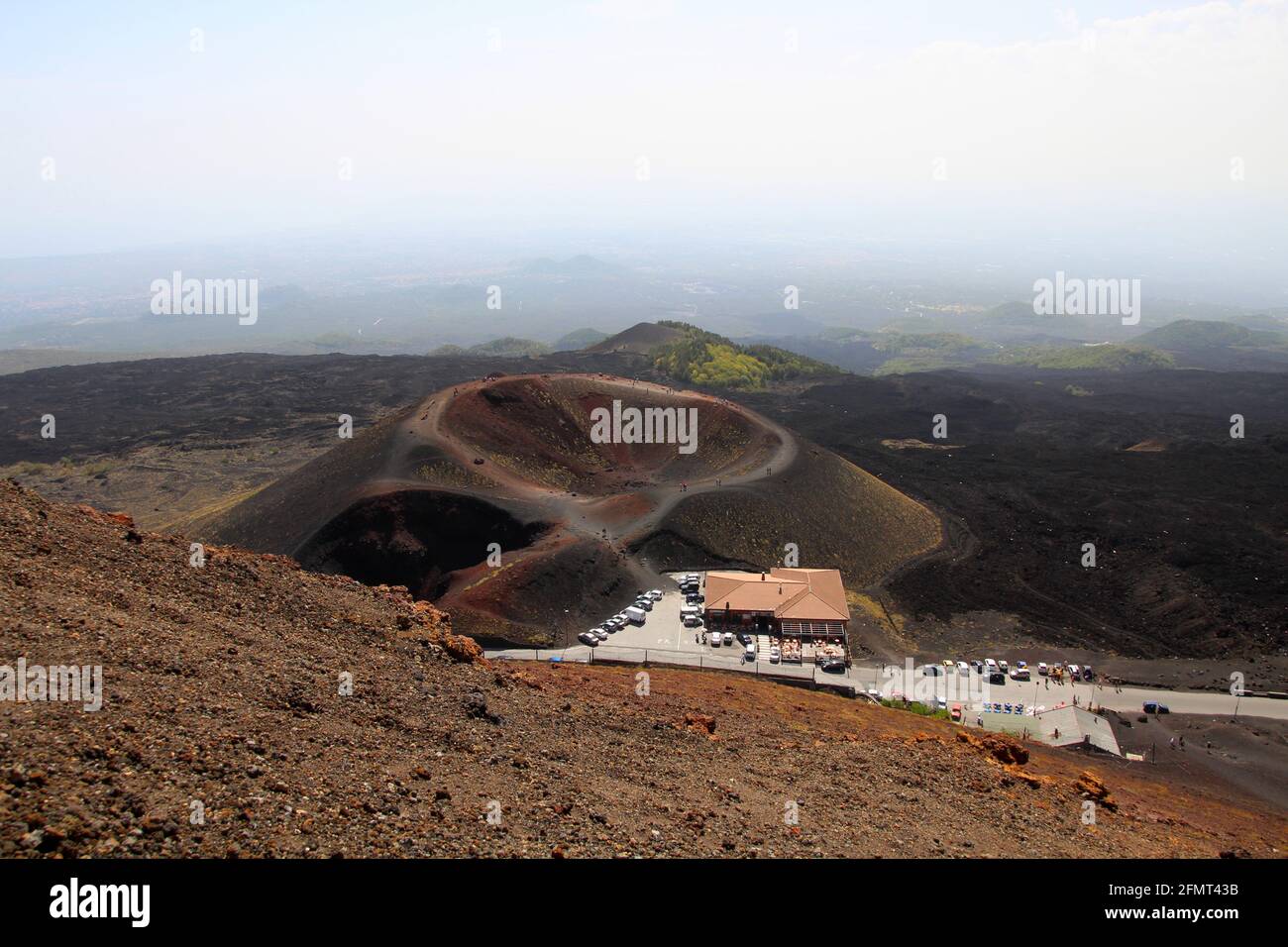 ITALIEN, SIZILIEN, CATANIA, ÄTNA - 30. SEPTEMBER 2012: Blick auf die Crateri Silvestri Stockfoto