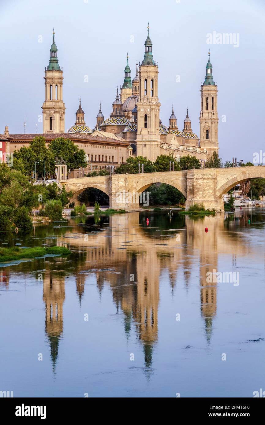 Blick von der Basilika Kathedrale Notre-Dame des Pfeilers, Catedral Basilica de Nuestra Señora del Pilar, Zaragoza Spanien Stockfoto