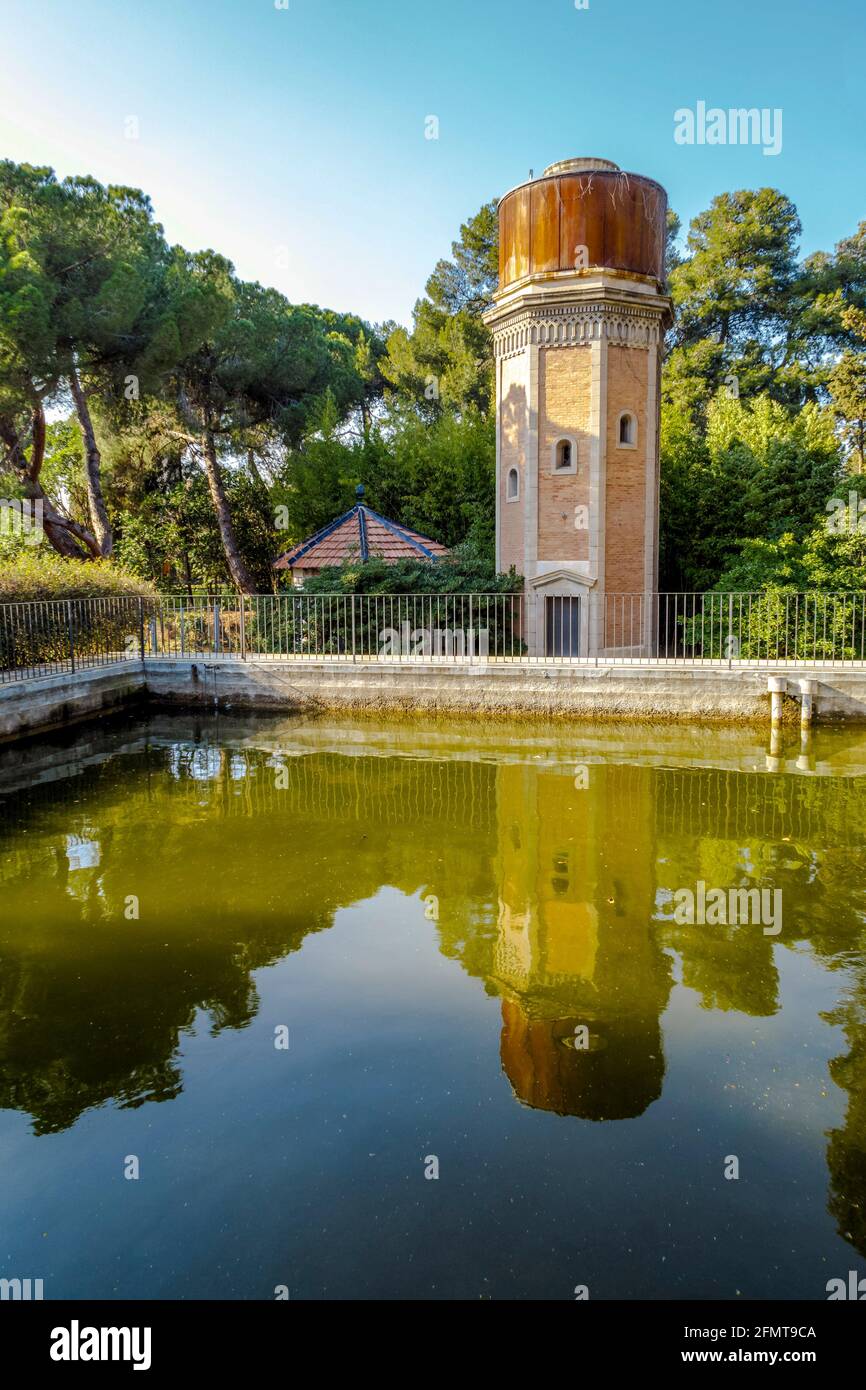 Turm des Wassers, 1887, alte Kaution des Parks, Can Soley Badalona Barcelona, Spanien Stockfoto