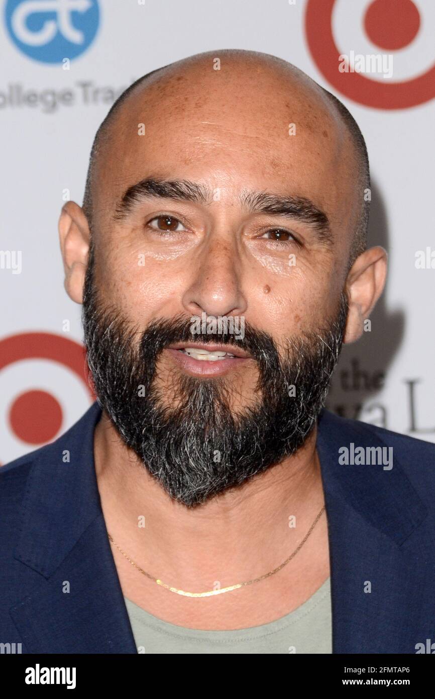 LOS ANGELES - Okt 12: Raul Pacheco beim jährlichen Abendessen der Eva Longoria Foundation im Four Seasons Hotel am 12. Oktober 2017 in Beverly Hills, CA Stockfoto