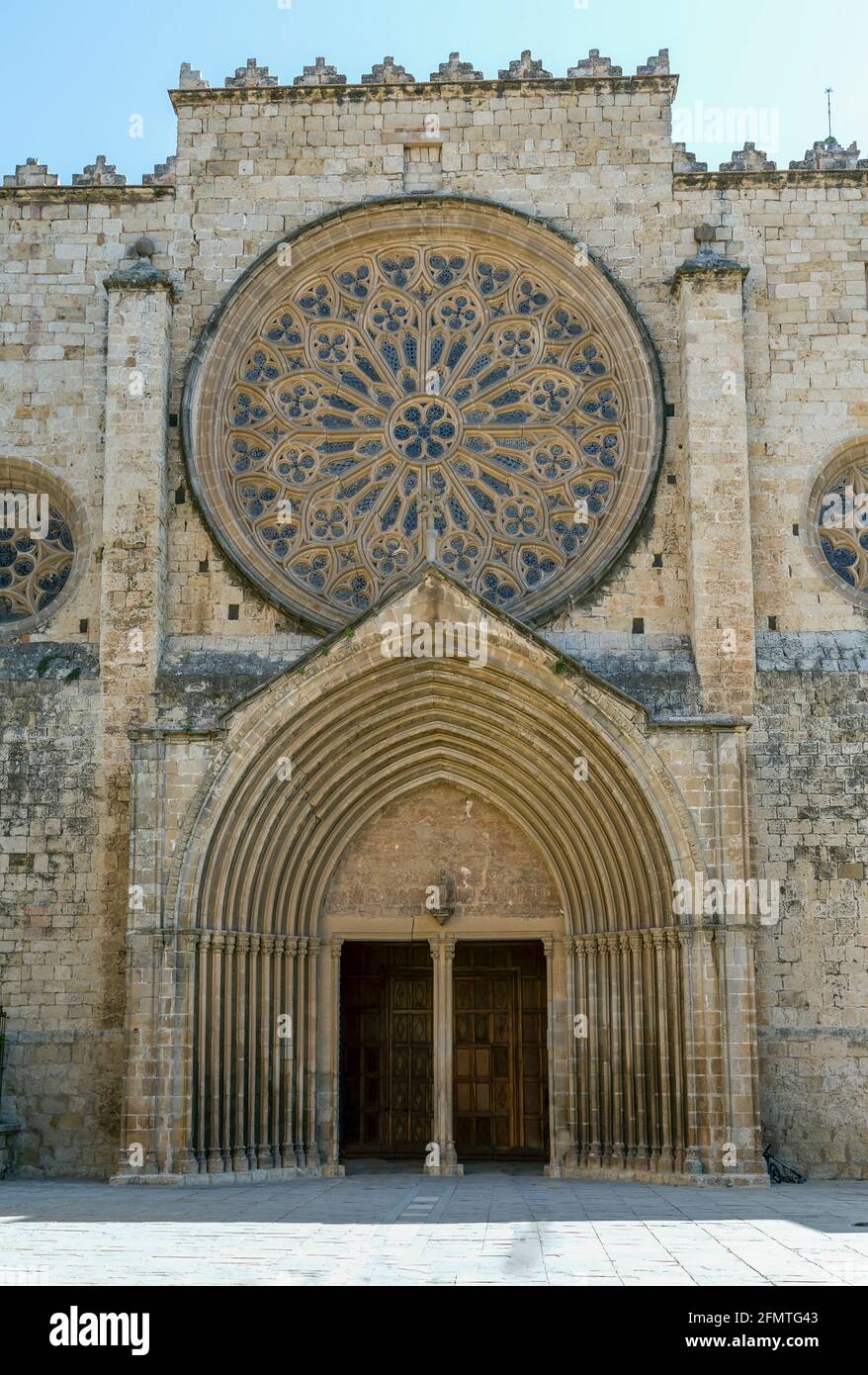 Kloster romanesque der SX .Sant Cugat del Valles. Katalonien Stockfoto