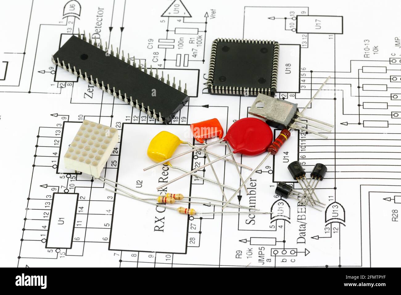 Elektronik-Komponenten und Schaltplan Stockfoto