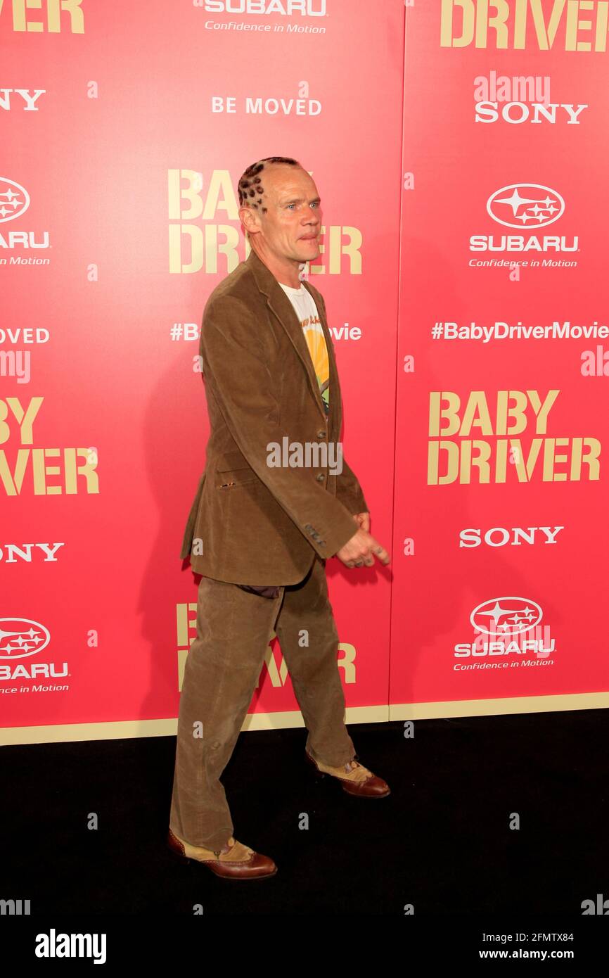 LOS ANGELES - JUN 14: Floh aka Michael Peter Balzary bei der Premiere von „Baby Driver“ im The Theatre im Ace Hotel am 14. Juni 2017 in Los Angeles, CA Stockfoto