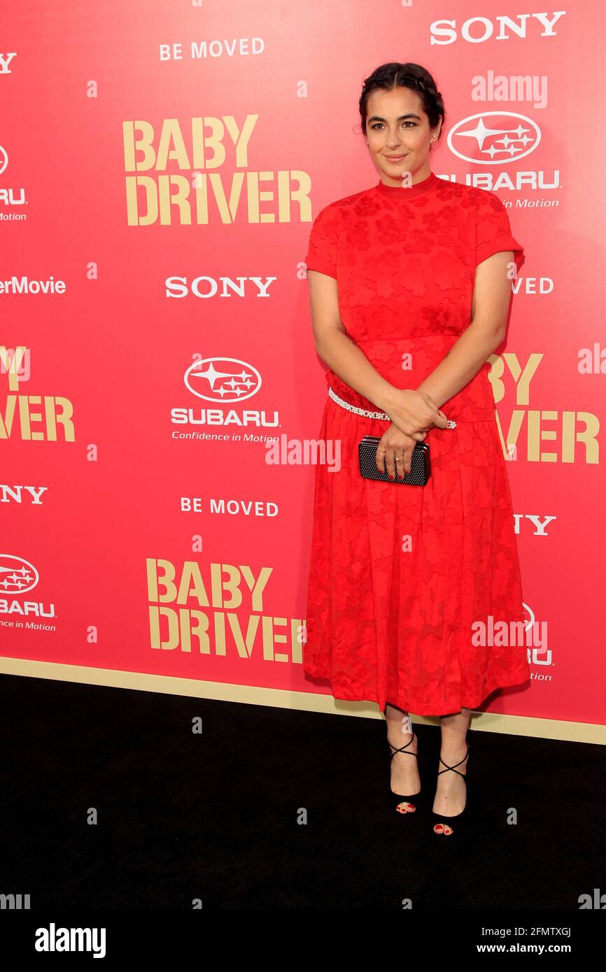 LOS ANGELES - JUN 14: Alanna Masterson bei der Premiere von „Baby Driver“ im The Theatre im Ace Hotel am 14. Juni 2017 in Los Angeles, CA Stockfoto