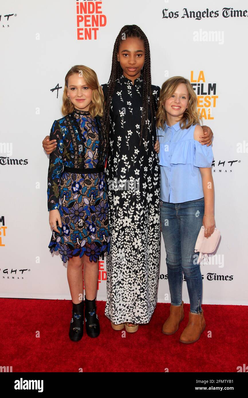 LOS ANGELES JUN 19 Talitha Bateman Tayler Buck Lulu Wilson beim Los Angeles Film Festival 2017 Annabelle Creation Premiere im The Theatre at Ace Hotel am 19. Juni 2017 in Los Angeles CA Stockfotografi...