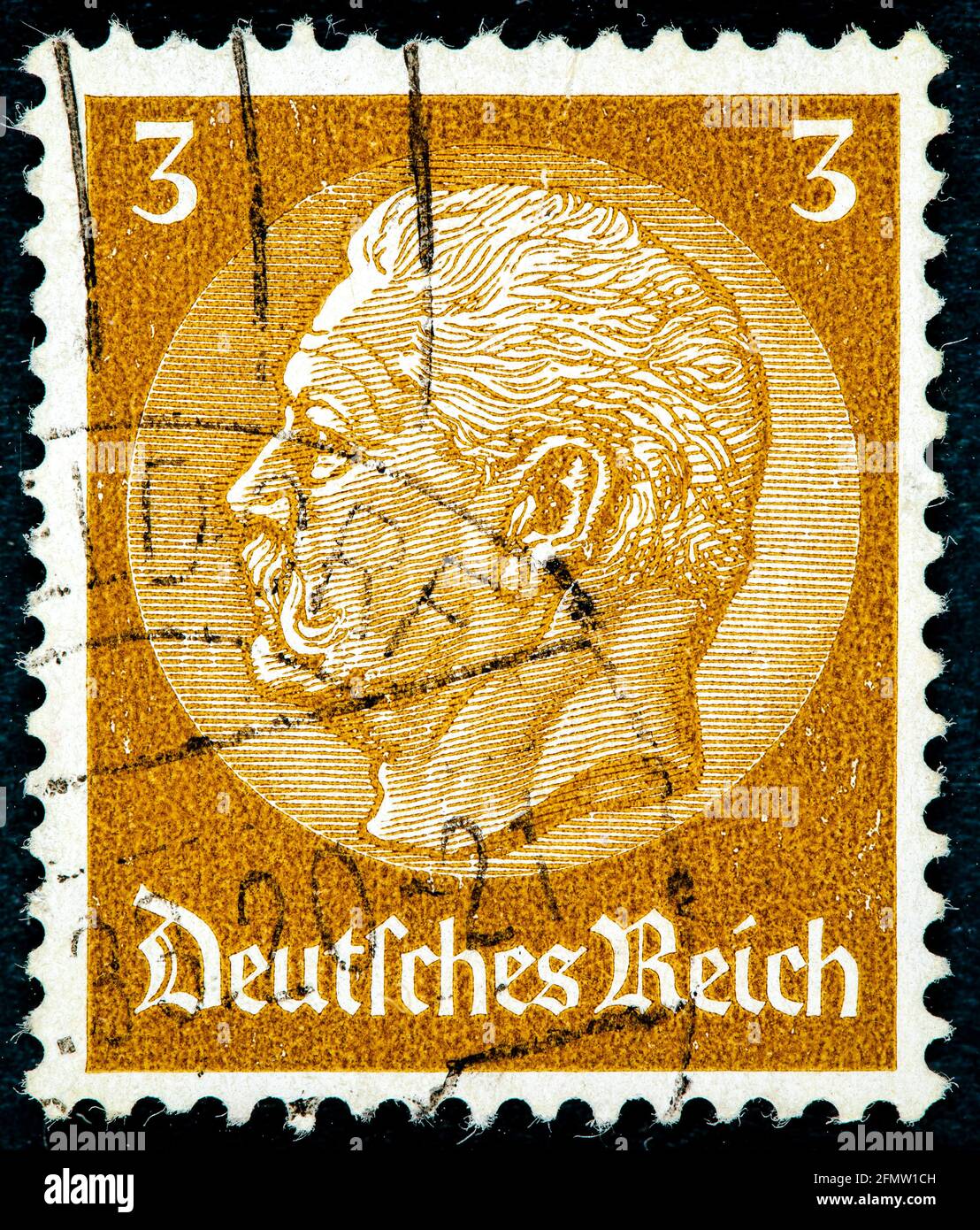 DEUTSCHLAND - UM 1933: Eine in Deutschland gedruckte Briefmarke zeigt das Porträt von Paul von Hindenburg (2. Reichspräsident), ohne Inschrift, aus seri Stockfoto