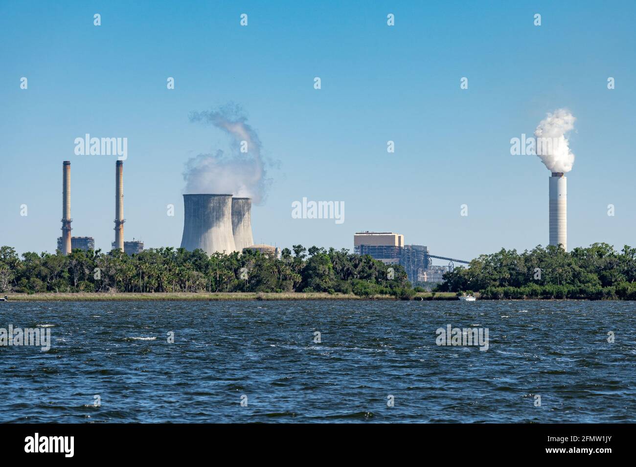 Crystal River Energy Complex, mit Kohle- und Atomkraftwerken, im Besitz von Duke Energy - Crystal River, Florida, USA Stockfoto