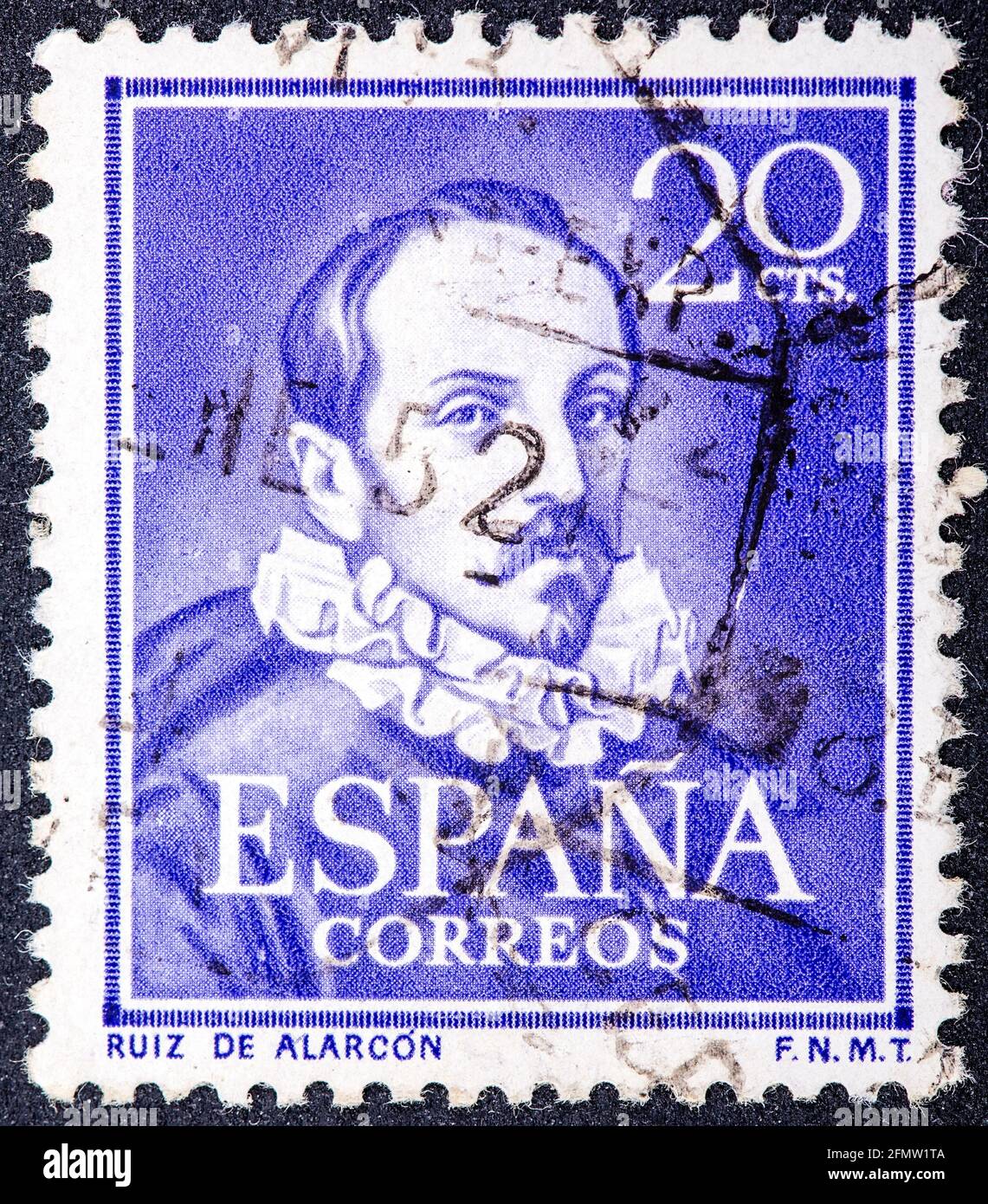SPANIEN, UM 1950: Briefmarke gedruckt in Spanien, zeigt Porträt Juan Ruiz de Alarcon y Mendoza. Dramatiker ist eine der führenden Figuren des spanischen Theat Stockfoto