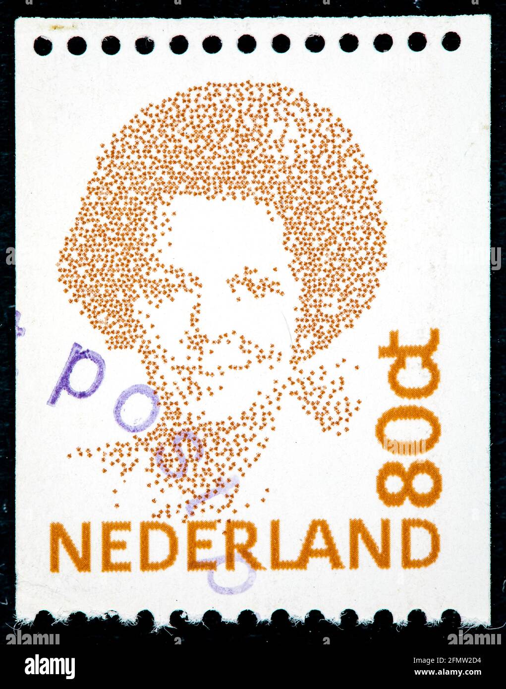 NIEDERLANDE - UM 1982: Eine in den Niederlanden gedruckte Briefmarke zeigt Königin Beatrix, um 1982. Stockfoto