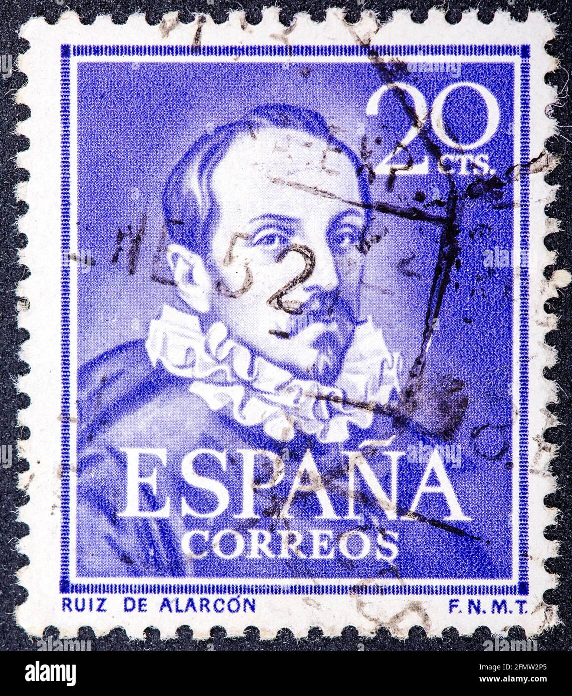SPANIEN, UM 1950: Briefmarke gedruckt in Spanien, zeigt Porträt Juan Ruiz de Alarcon y Mendoza. Dramatiker ist eine der führenden Figuren des spanischen Theat Stockfoto