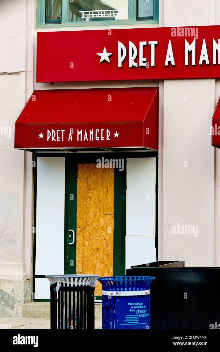 Washington, D.C., USA - 3. November 2020: Ein Restaurant in Pret a Manger befindet sich in der Nähe des Weißen Hauses und erwartet die Gewalt am Wahltag. Stockfoto