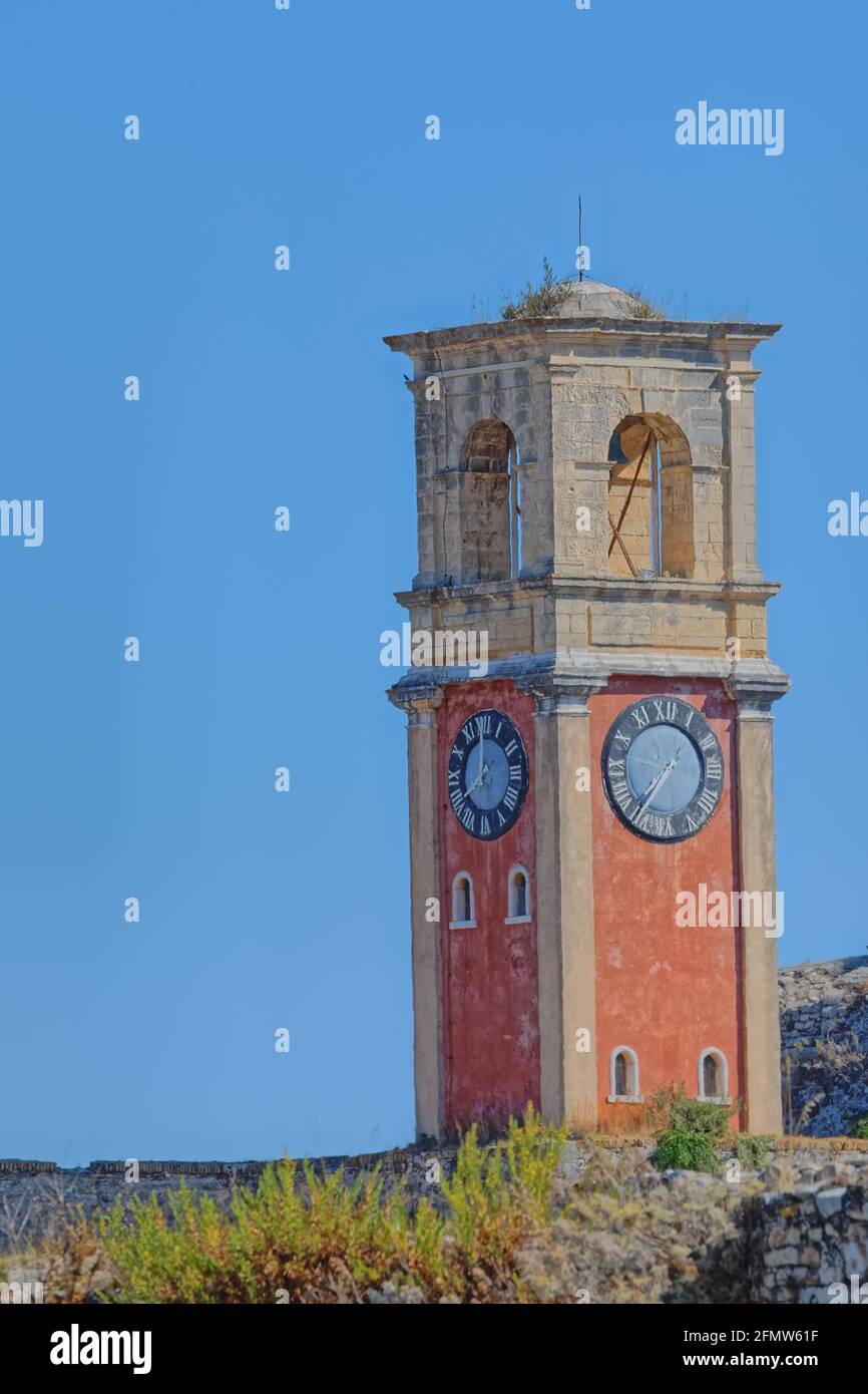 Alter Uhrenturm an der venezianischen Festung in Korfu-Stadt Griechenland Stockfoto