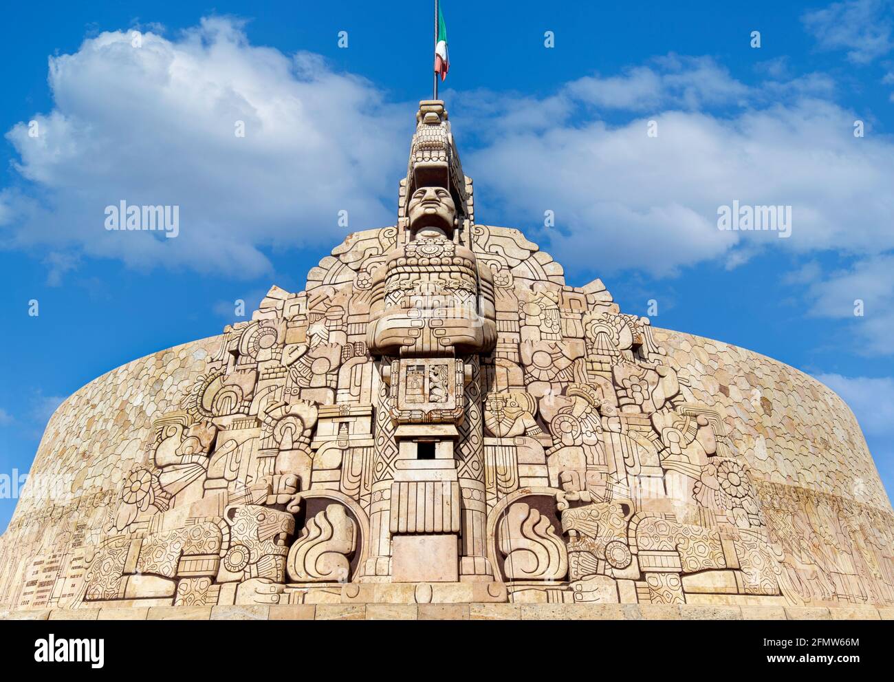 Merida, ein ikonisches Heimatdenkmal (Monumento a la Patria), das von Romulo Rozo modelliert wurde und sich am Paseo de Montejo befindet. Stockfoto