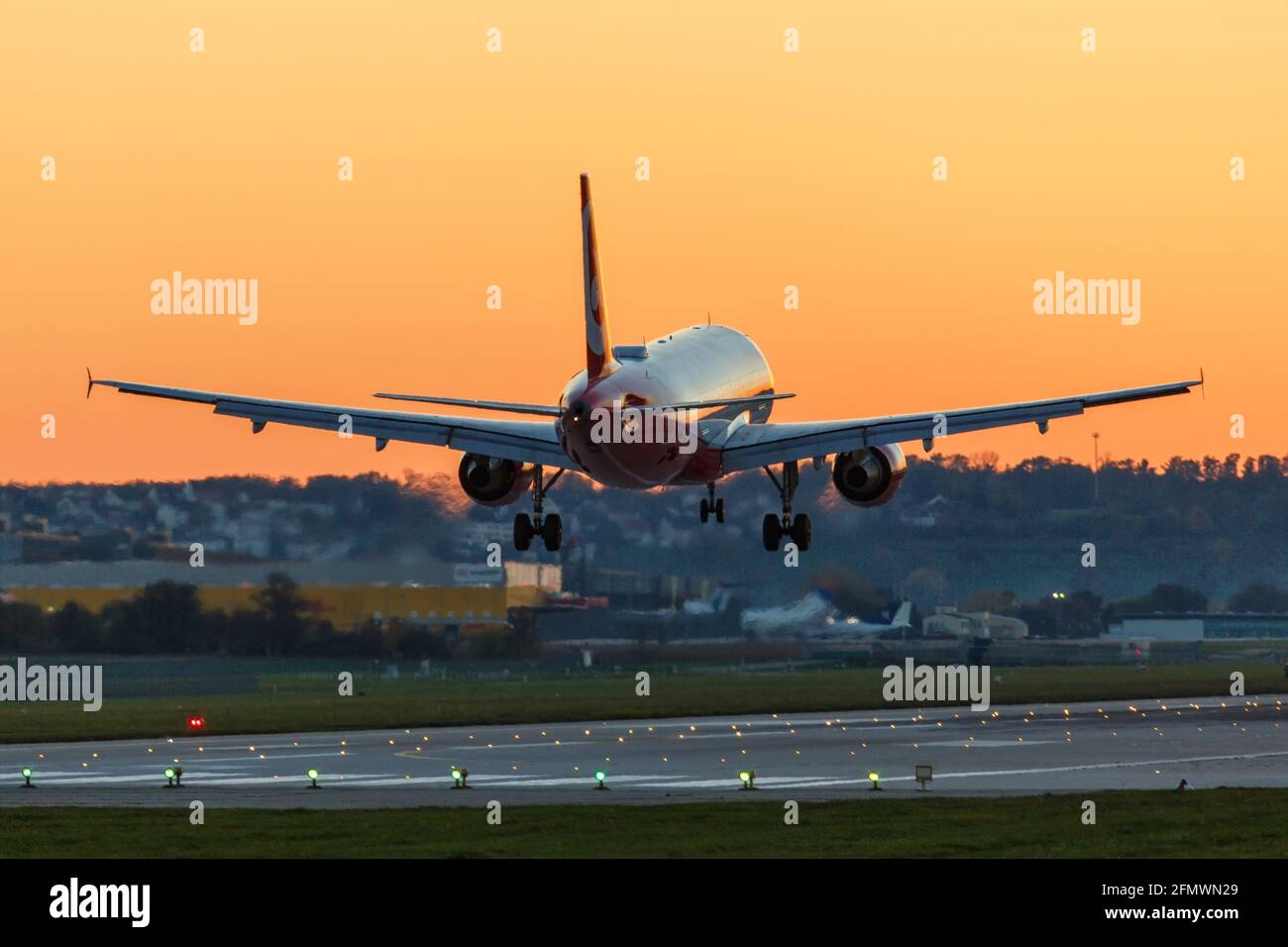Stuttgart, Deutschland – 15. Oktober 2017: Air Berlin Airbus A320 am Stuttgarter Flughafen (STR) in Deutschland. Stockfoto