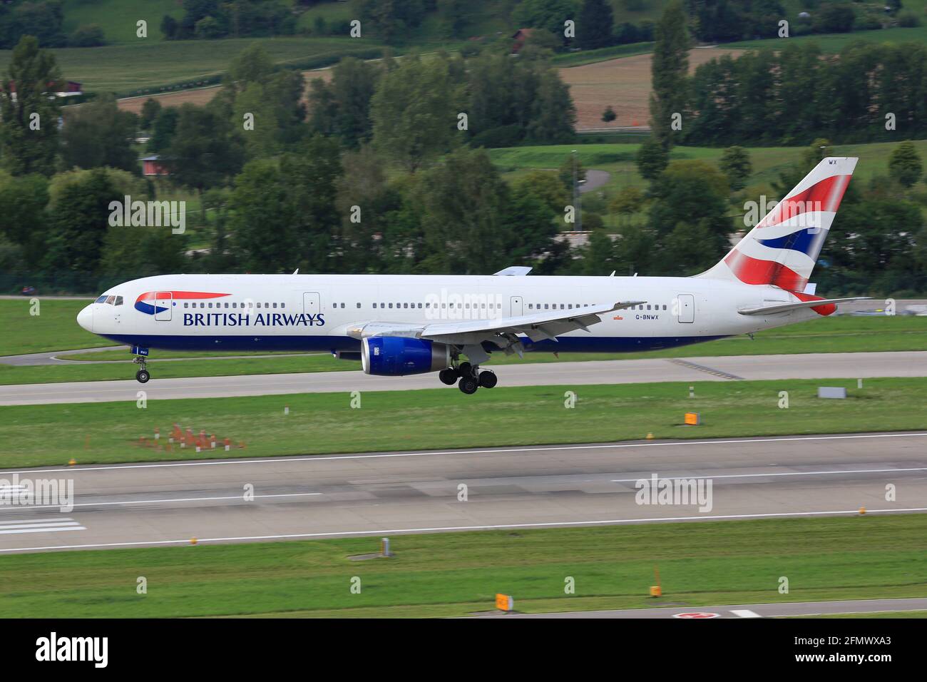Zürich, Schweiz – 5. August 2017: British Airways Boeing 767-300ER am Flughafen Zürich (ZRH) in der Schweiz. Boeing ist eine Basis für Flugzeughersteller Stockfoto