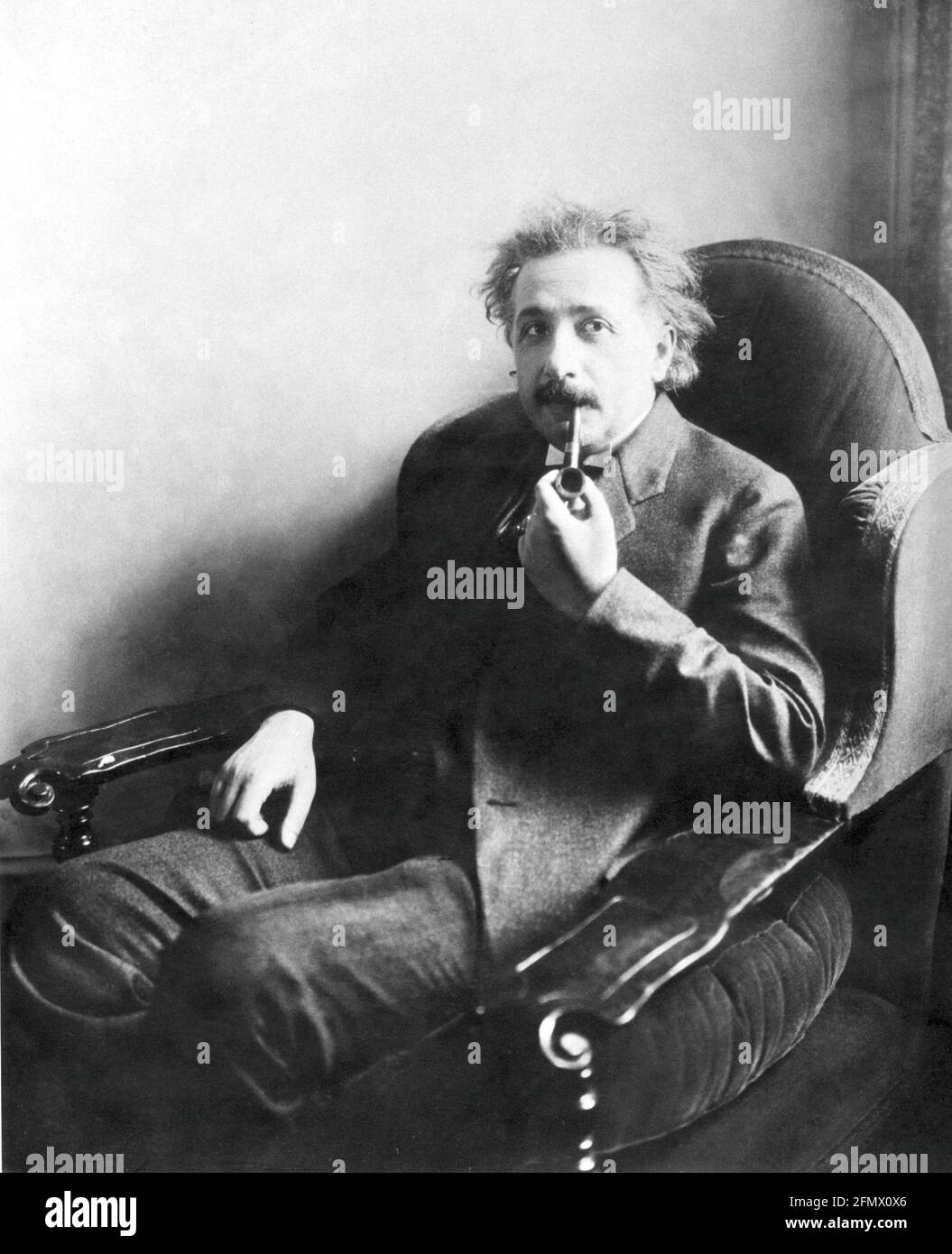 Einstein, Albert, 14.3.1879 - 18.4.1955, amerikanisch-deutscher Wissenschaftler (Physiker), halbe Länge, 1921, ZUSÄTZLICHE-RIGHTS-CLEARANCE-INFO-NOT-AVAILABLE Stockfoto