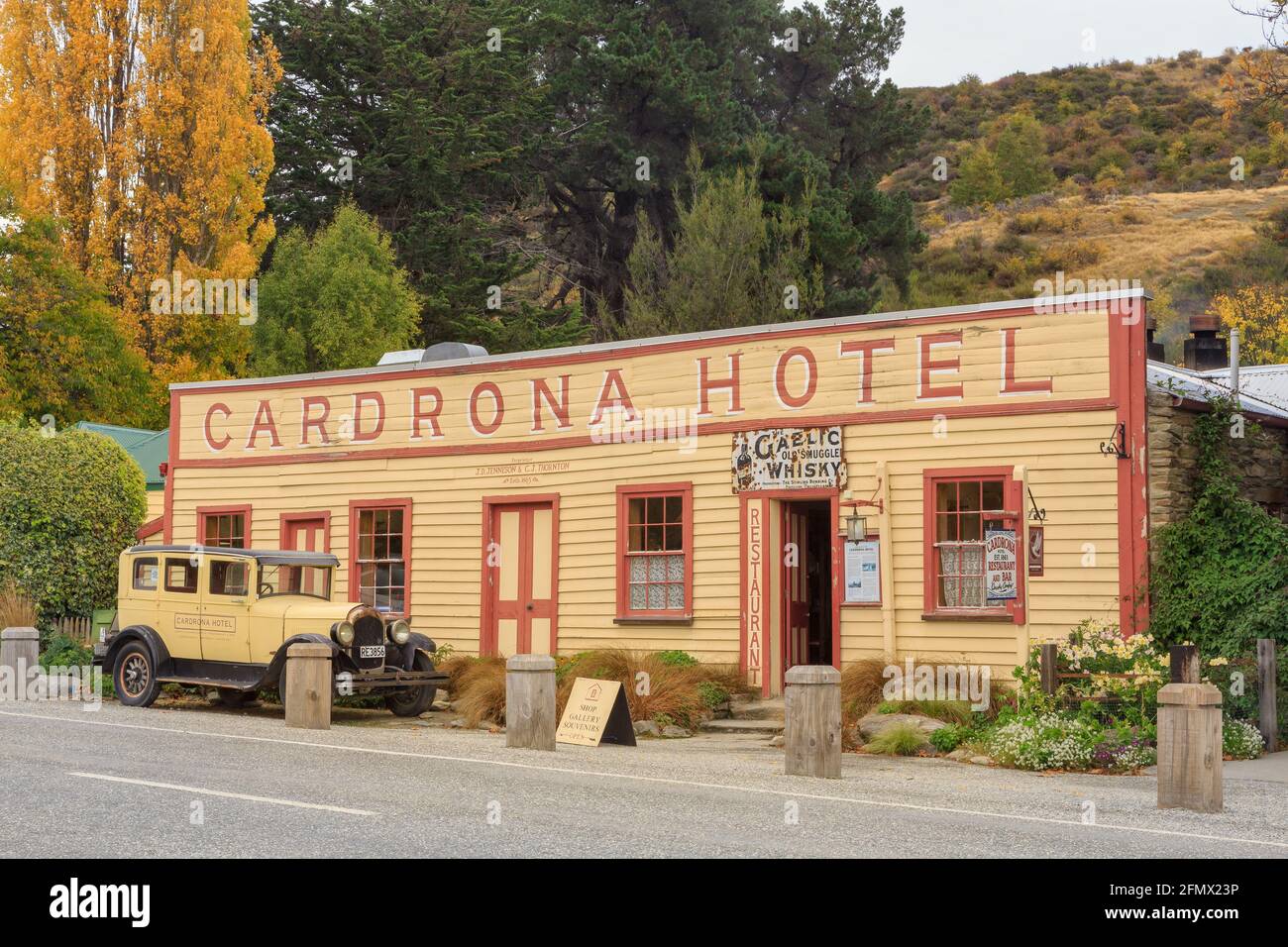 Das historische Cardrona Hotel in der Region Otago, Südinsel, Neuseeland, wurde 1863 gegründet Stockfoto