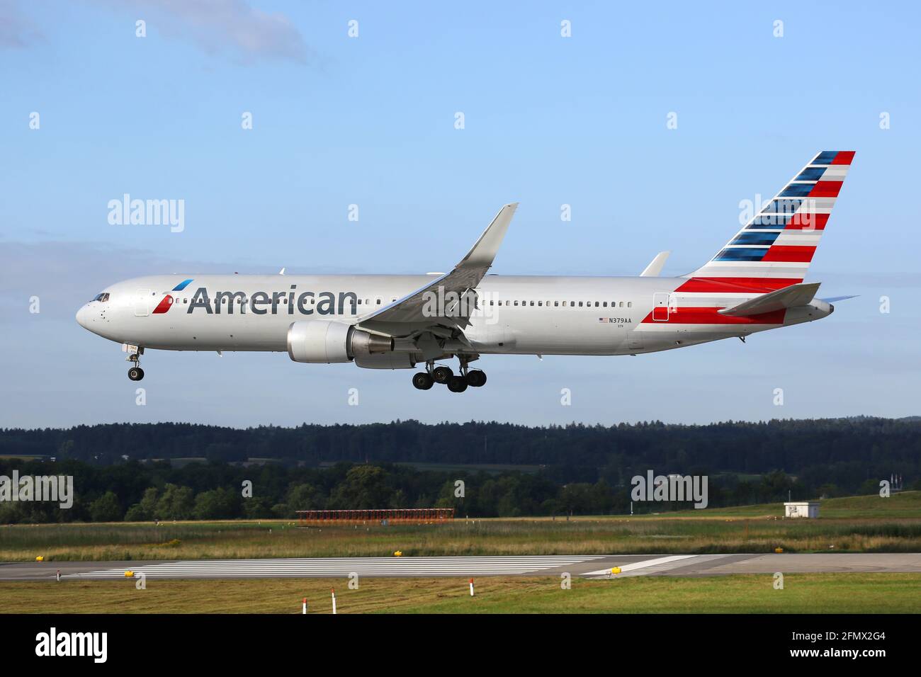 Zürich, Schweiz – 29. Juli 2016: American Airlines Boeing 767-300ER am Flughafen Zürich (ZRH) in der Schweiz. Boeing ist ein Flugzeughersteller BAS Stockfoto