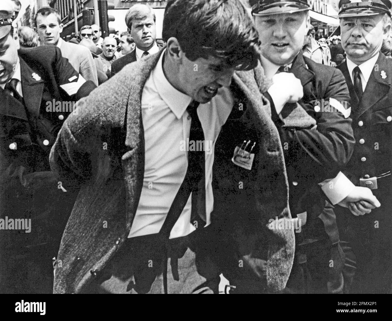 Riot Demonstration Germany Fotos Und Bildmaterial In Hoher Aufl sung riot-demonstration-germany-fotos-und-bildmaterial-in-hoher-aufl-sung