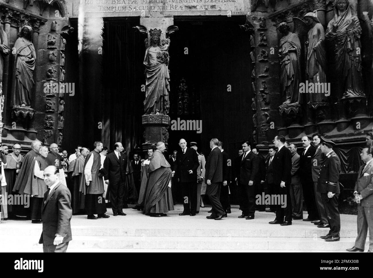 Adenauer, Konrad, 5.1.1876 - 19.4.1967, deutscher Politiker (CDU), Kanzler 1949 - 1963, in voller Länge, ZUSÄTZLICHE RECHTE-FREIGABE-INFO-NICHT-VERFÜGBAR Stockfoto