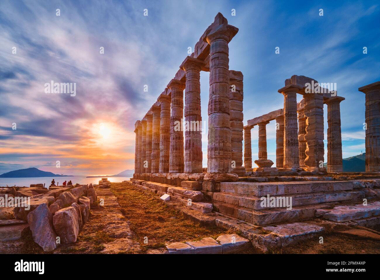 Poseidon Tempelruinen am Kap Sounio bei Sonnenuntergang, Griechenland Stockfoto