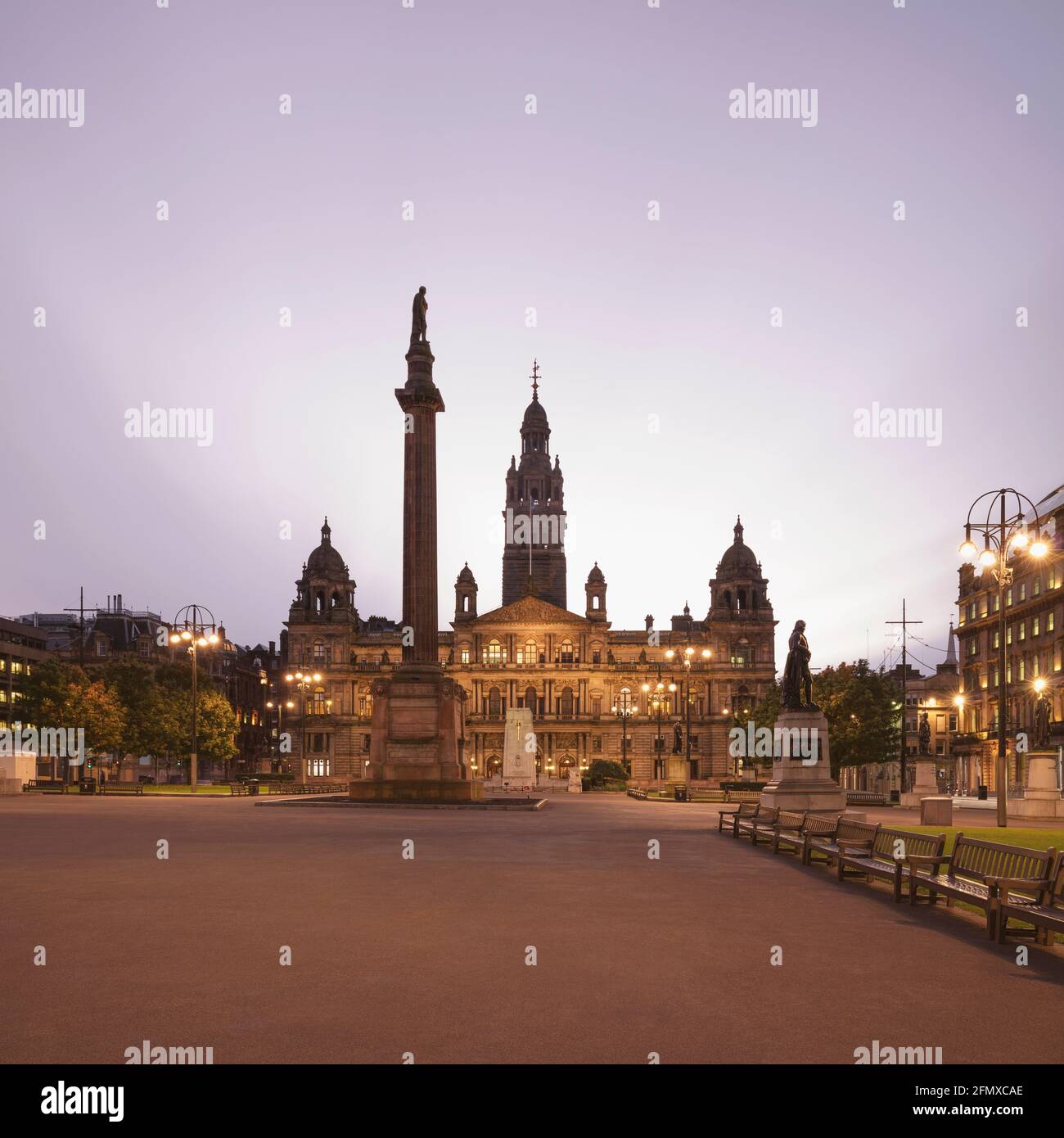 George Square bei Sonnenaufgang, Glasgow, Schottland, Vereinigtes Königreich Stockfoto