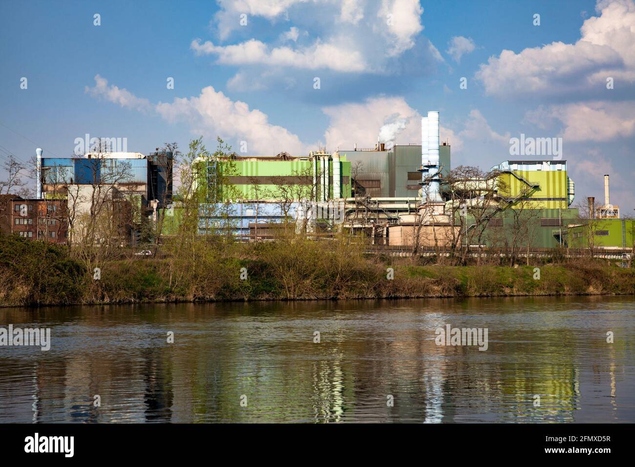 Blick über die Ruhr zu den Deutschen Edelstahlwerken, Witten, Ruhrgebiet, Nordrhein-Westfalen, Deutschland, Stockfoto