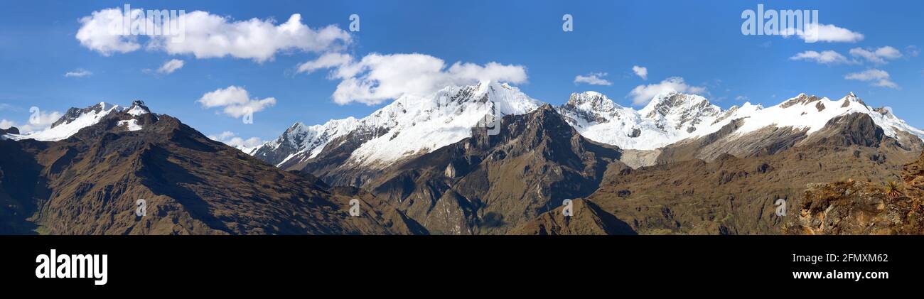 Mount Saksarayuq, Anden Berge, Choquequirao Trekking Trail in der Nähe von Machu Picchu, Inka Trail, Cuzco oder Cusco Region in Peru Stockfoto