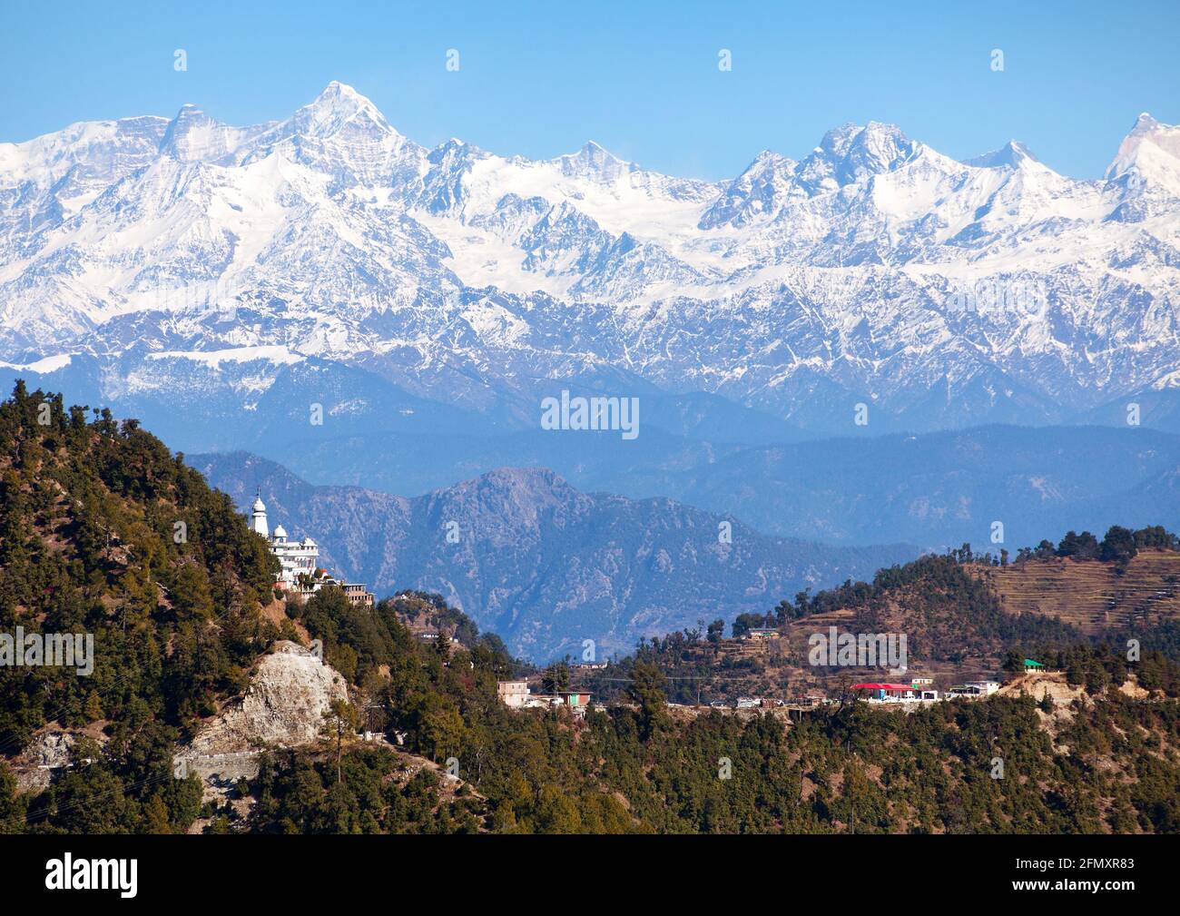 Himalaya, Panoramablick auf den indischen Himalaya, große Himalaya-Range, Uttarakhand Indien, Blick von Mussoorie Road Stockfoto