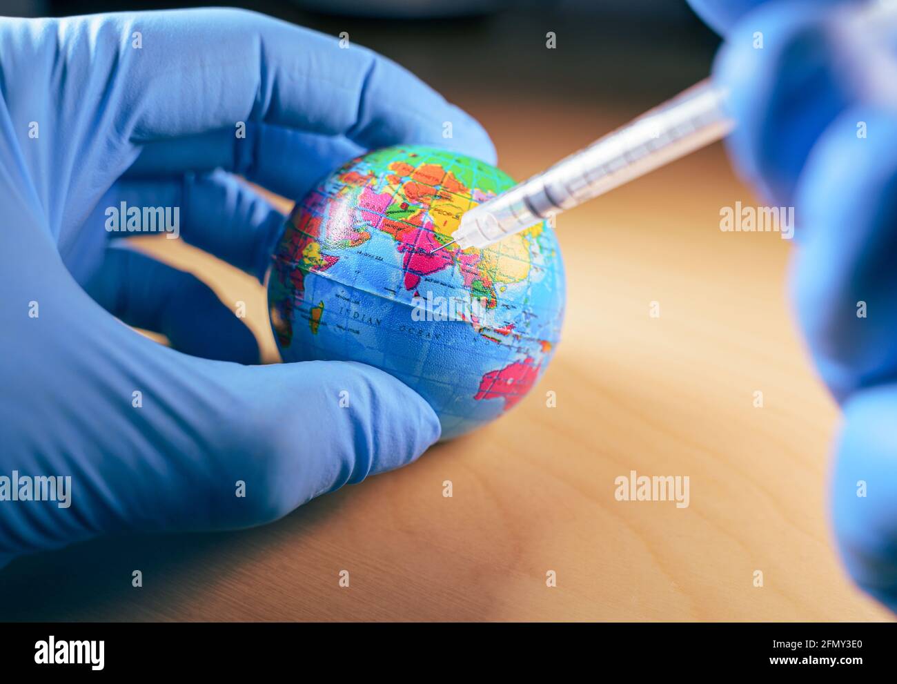 Konzept der Impfstrategie für Global Covid19. Impfstoffe gegen COVID. Stockfoto