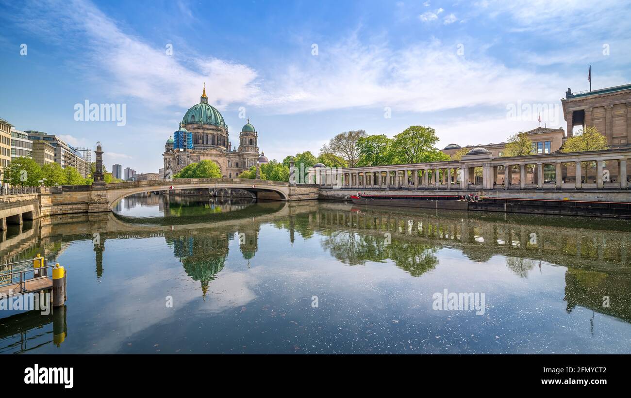 Panoramablick auf den berühmten berliner Dom Stockfoto