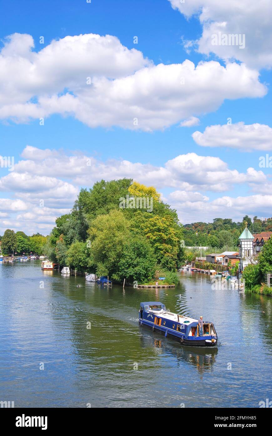 Boot auf der Themse aus Maidenhead Brücke, Maidenhead, Berkshire, England, Vereinigtes Königreich Stockfoto