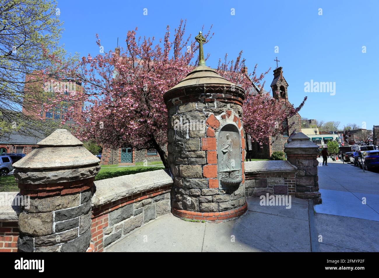 Historische St. Johns Episcopal Church Getty Square Yonkers New York Stockfoto