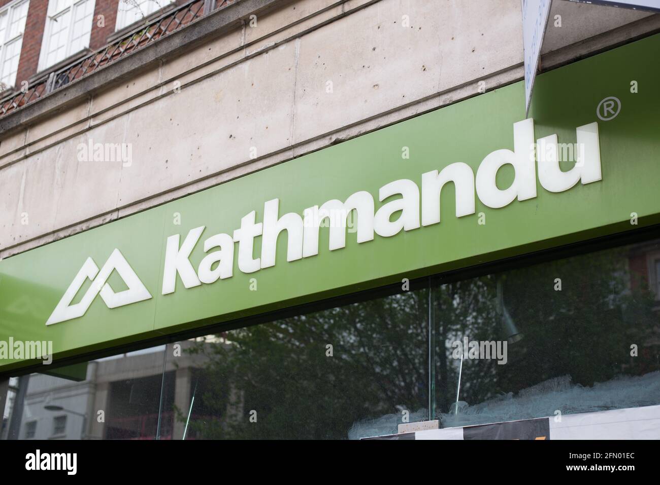 Logo Shop Schild Store Sport Fitness Marke Sportswear Kathmandu Kensington High Street Stockfoto