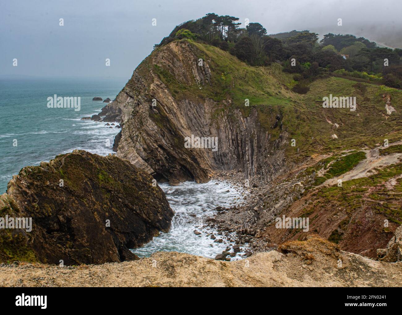 Stair Hole Cove, an einem stürmischen Tag, Dorset, England Stockfoto