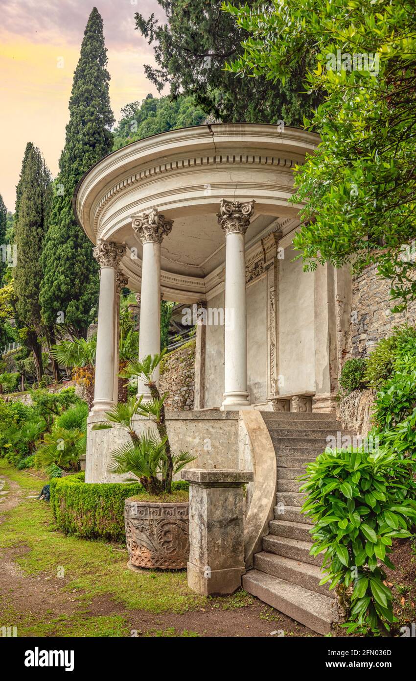 Pavillon im Botanischen Garten der Villa Monastero, Varenna, Lombardei, Italien Stockfoto