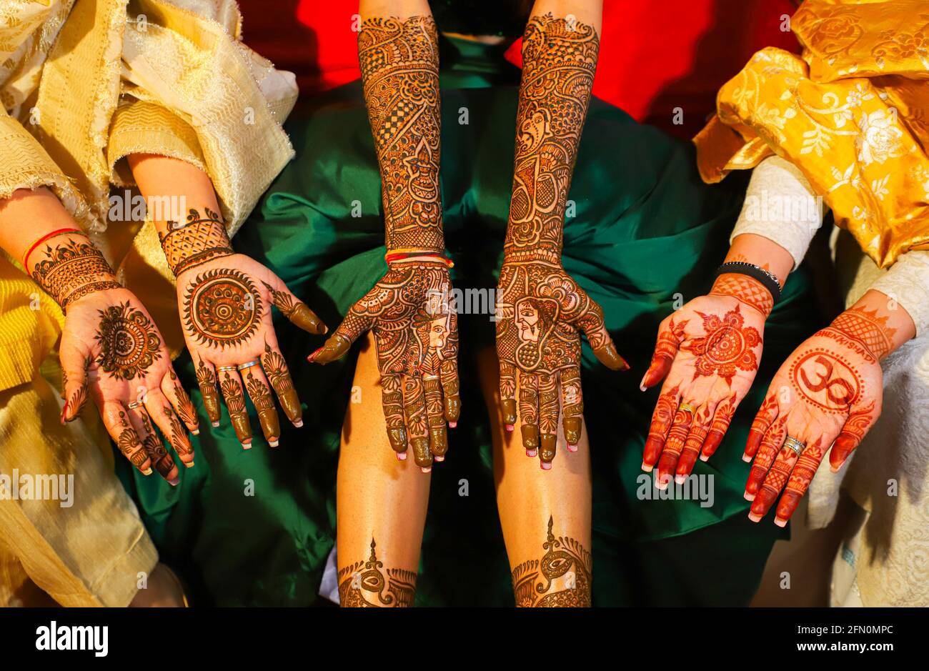Henna Designs Stockfotos Und Bilder Kaufen Seite 3 Alamy