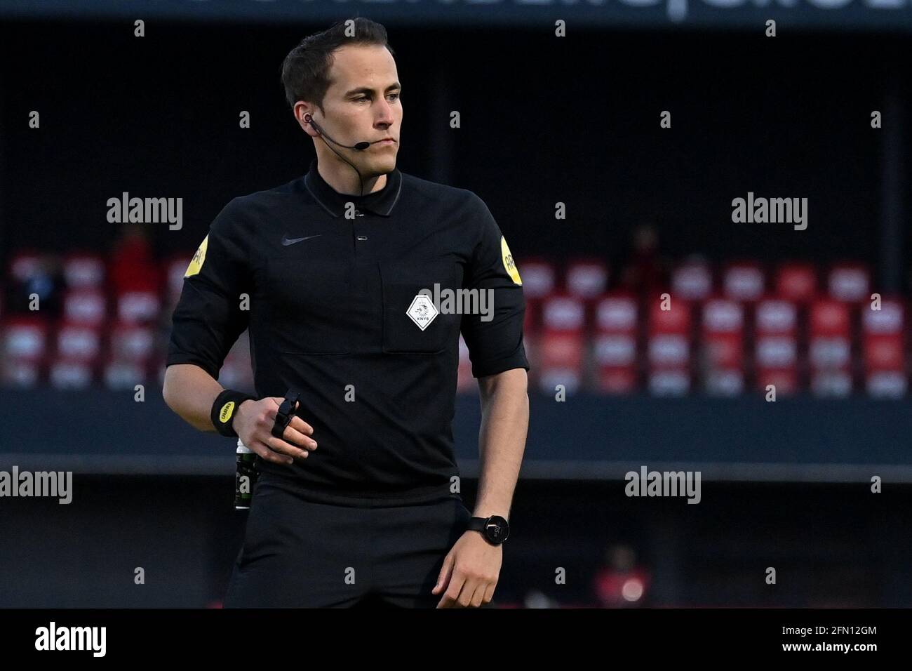 ALMERE, NIEDERLANDE - MAI 12: Schiedsrichter Martin Perez während des niederländischen Keukenkampioendivisie-Spiels zwischen Almere City FC und PSV U23 im Yanmar Stadion o Stockfoto