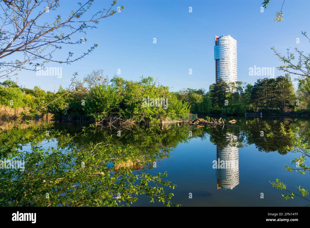 Wien, Wien: Florido Tower, Park Wasserpark im Jahr 21. Floridsdorf, Wien, Österreich Stockfoto