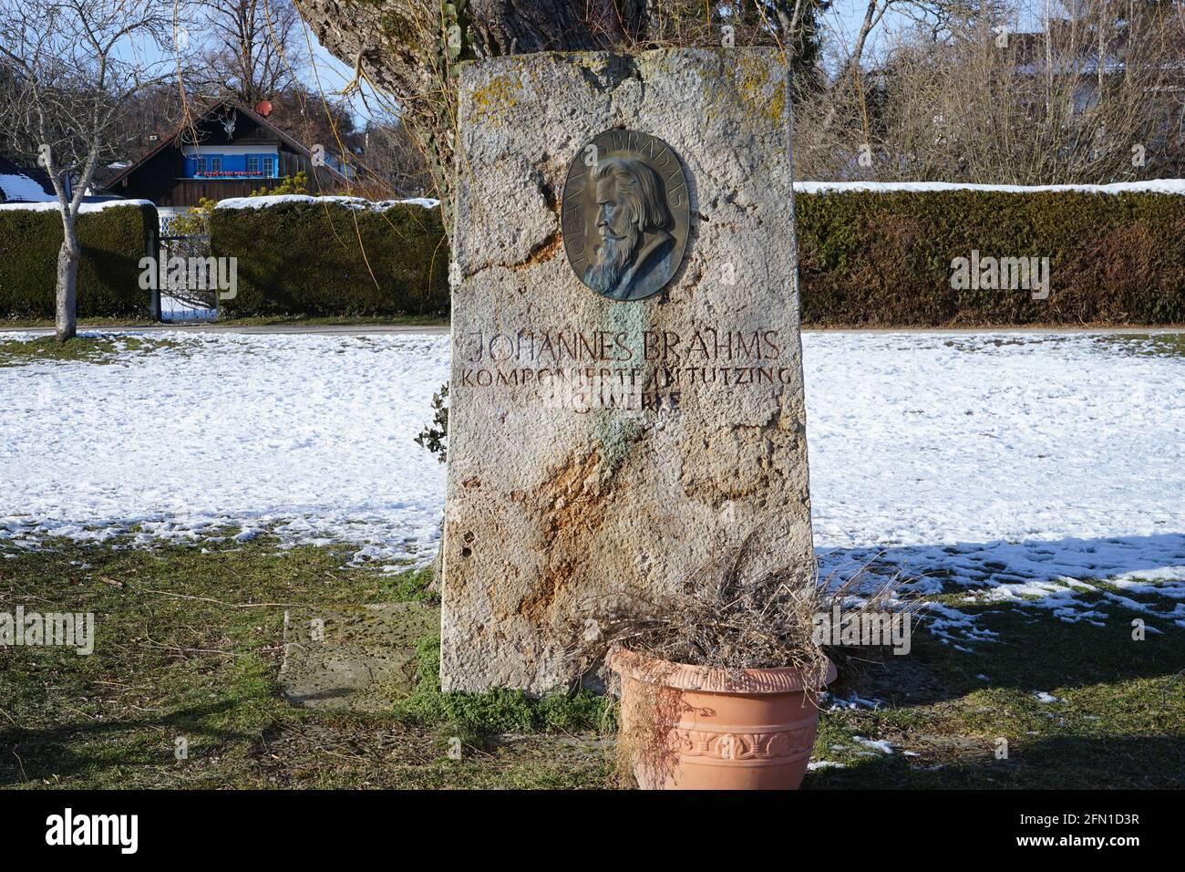 Skulptur des deutschen Komponisten Johannes Brahms komponierte in Tutzing drei Werke. Stockfoto